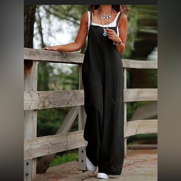 NWOT WOMENS JUMPSUIT - Picture 1 of 3